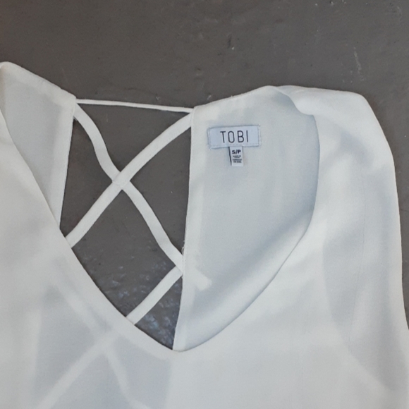 Top - Picture 2 of 3